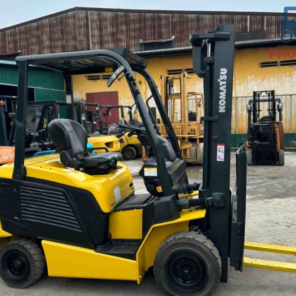 Cho thuê xe nâng Komatsu động cơ điện nâng hạ hàng dưới 3 tấn Cho thuê xe nâng Komatsu động cơ điện nâng hạ hàng dưới 3 tấn