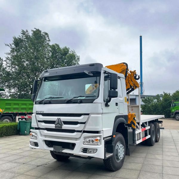 Cho thuê xe tải Howo 25 tấn gắn cần cẩu Knuckle Boom Cho thuê xe tải Howo 25 tấn gắn cần cẩu Knuckle Boom
