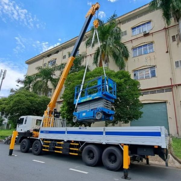 Cho thuê xe tải Hyundai 8 tấn gắn cần cẩu Soosan 10 tấn 5 khúc Cho thuê xe tải Hyundai 8 tấn gắn cần cẩu Soosan 10 tấn 5 khúc