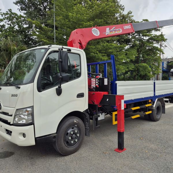Cho thuê xe tải Veam 5 tấn gắn cần cẩu Unic 3 khúc Cho thuê xe tải Veam 5 tấn gắn cần cẩu Unic 3 khúc